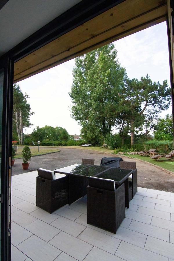 Le Clos de la Madelaine Montreuil  Exterior foto